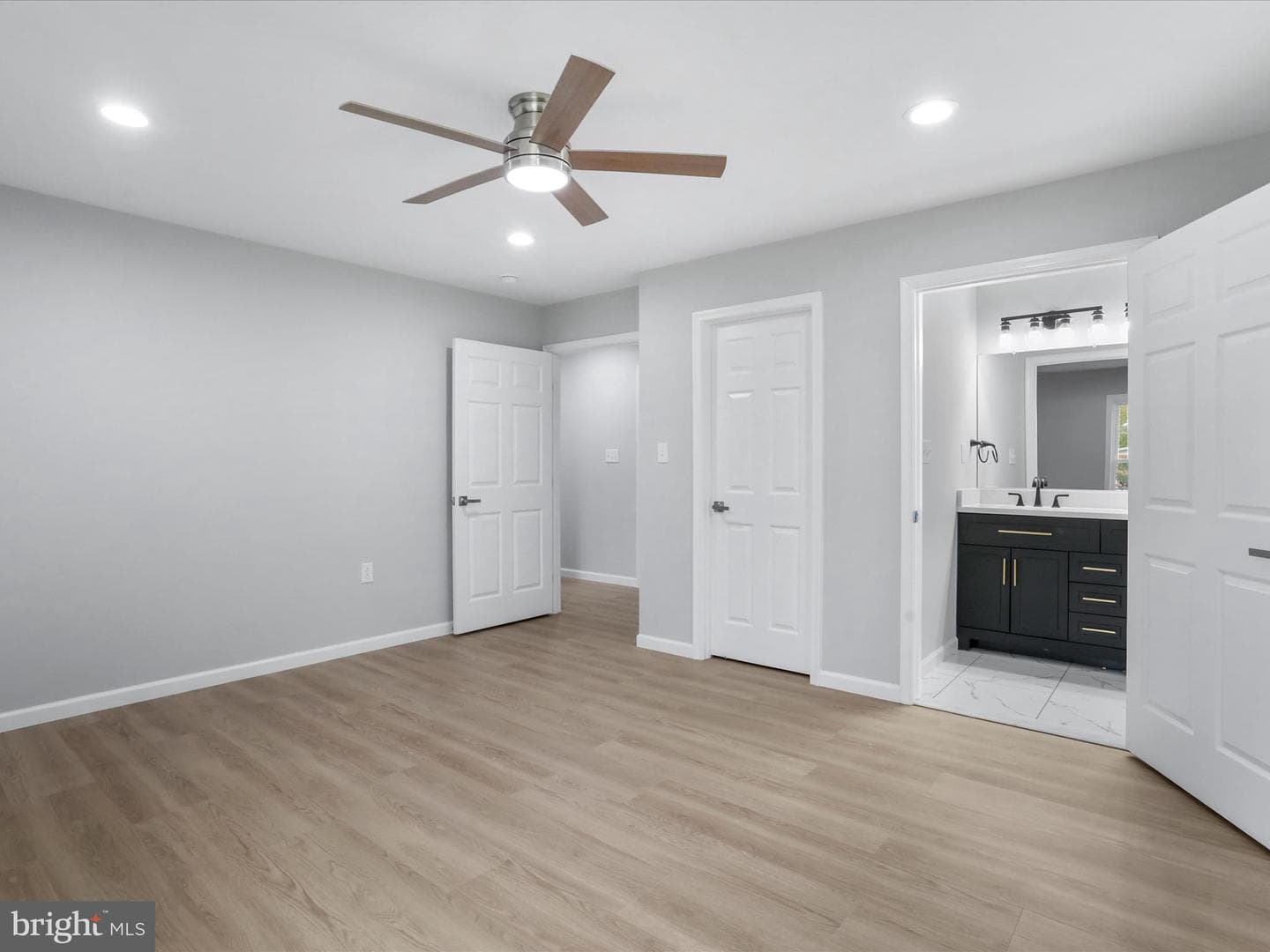 602 W Spring Street photo 9