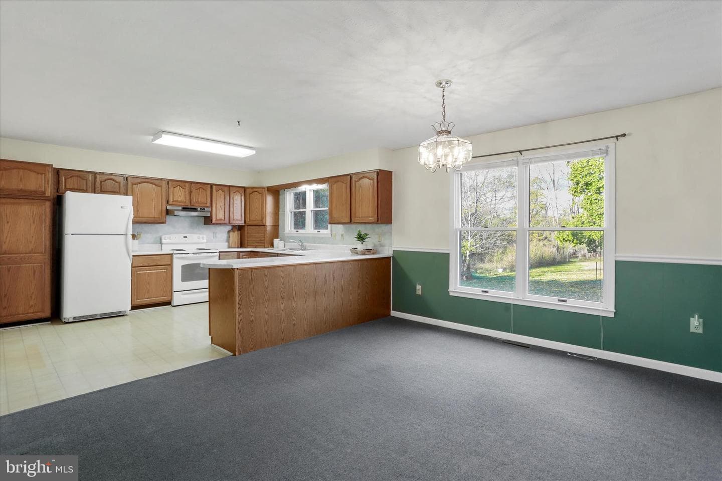 80 Honeysuckle Avenue photo 15