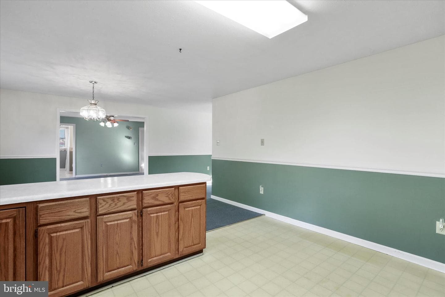 80 Honeysuckle Avenue photo 18