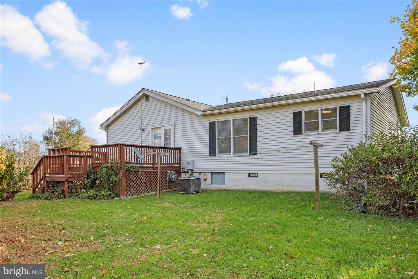 80 Honeysuckle Avenue photo 25