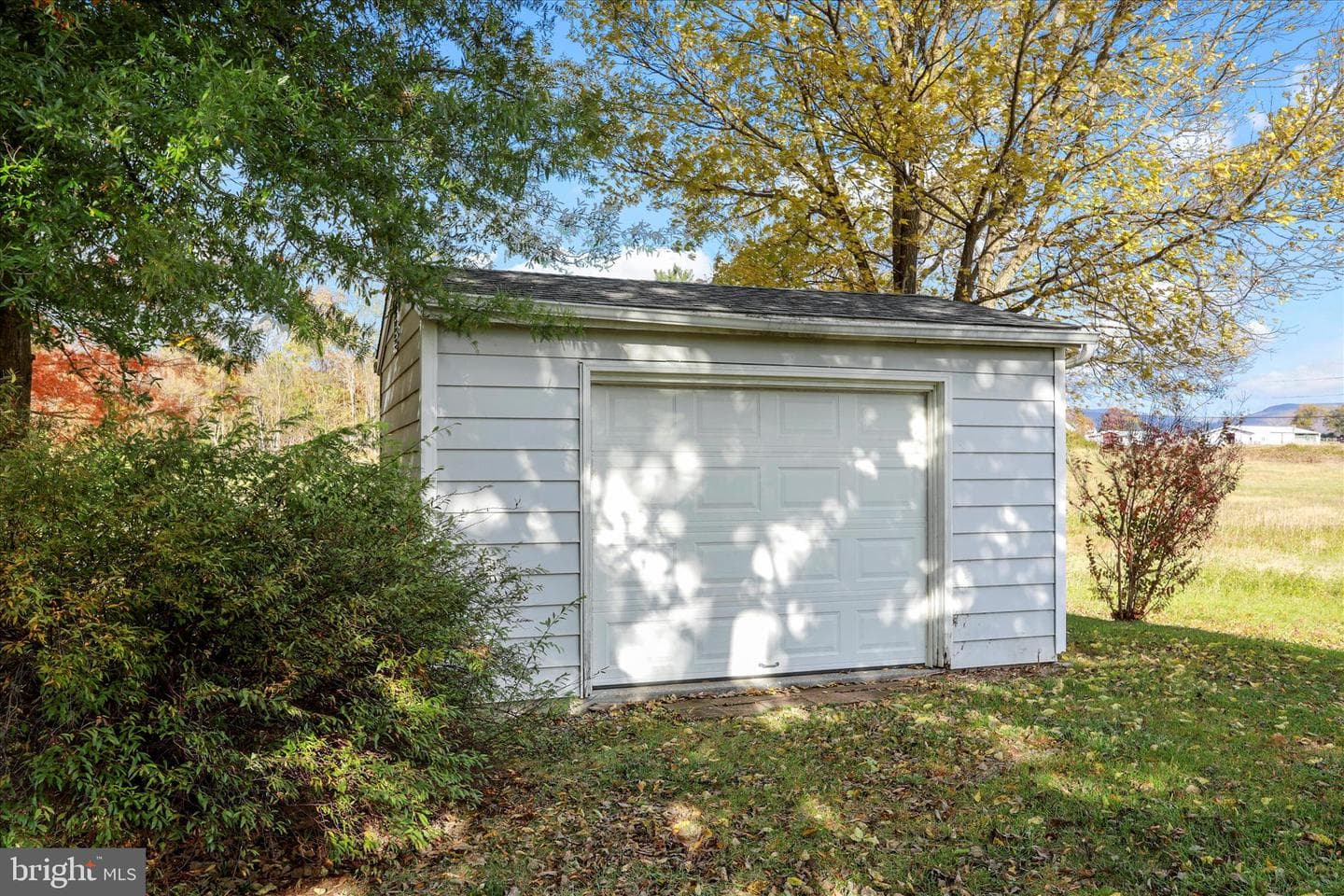 80 Honeysuckle Avenue photo 26