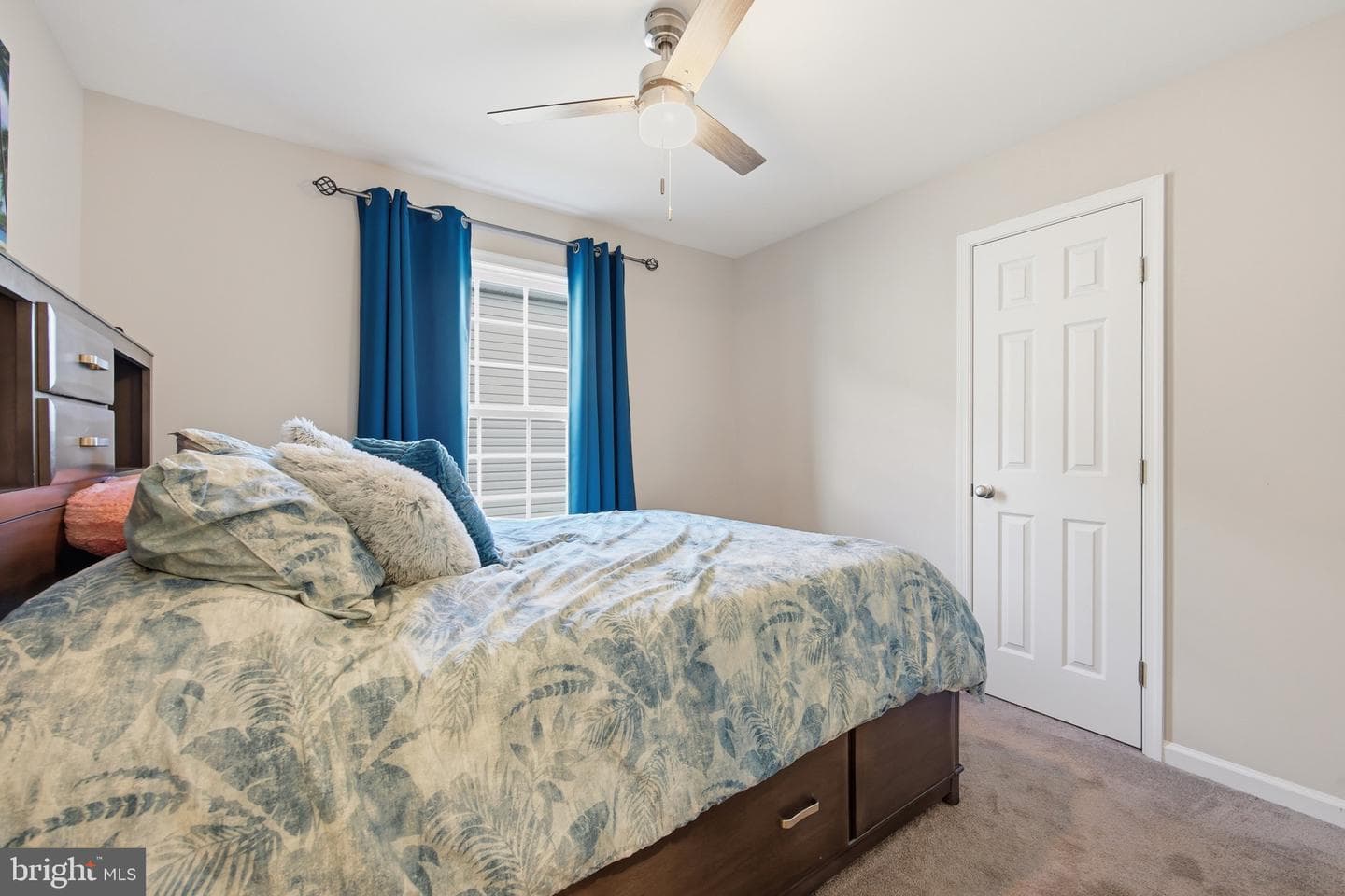 558 Great Oak Court photo 17