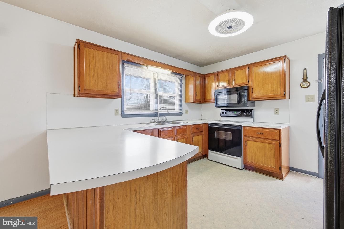 460 Massanutten Drive photo 19