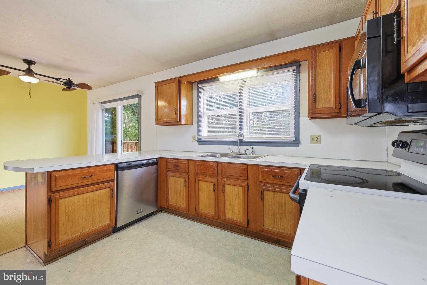 460 Massanutten Drive photo 20
