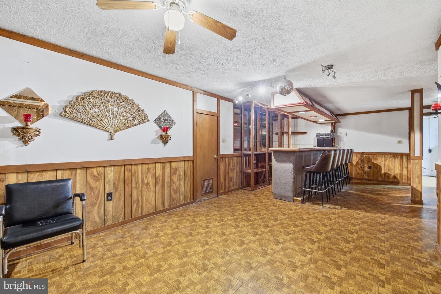 460 Massanutten Drive photo 31