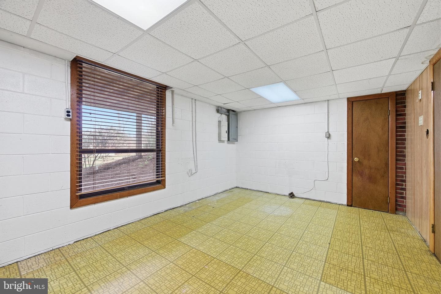460 Massanutten Drive photo 36