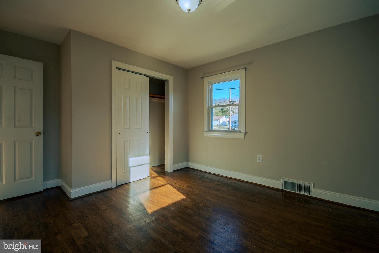 219 Virginia Street photo 10