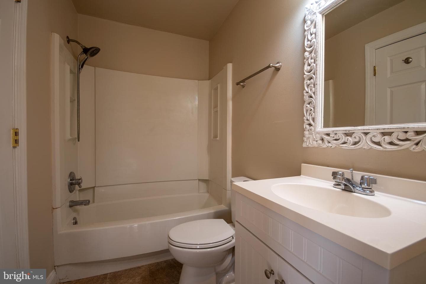 219 Virginia Street photo 11