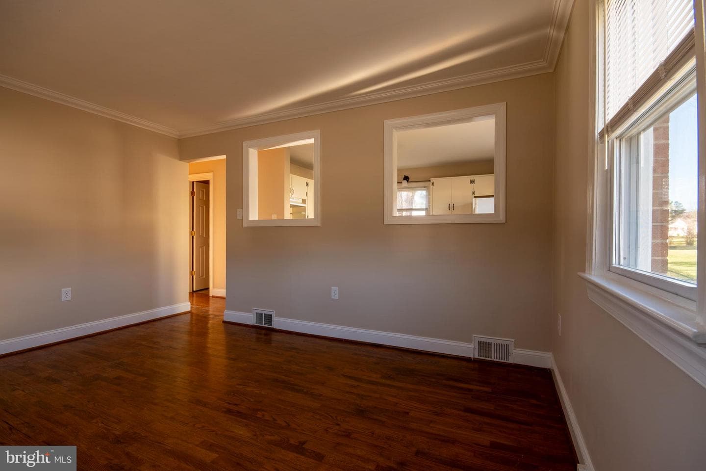 219 Virginia Street photo 4