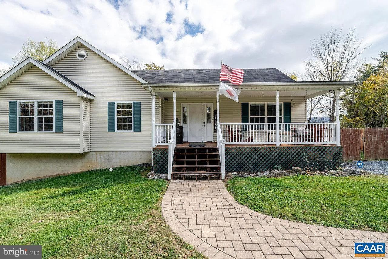 61 Golden Maple Lane photo 1