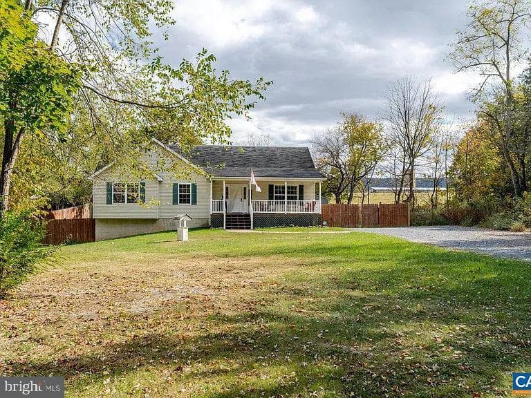 61 Golden Maple Lane photo 2