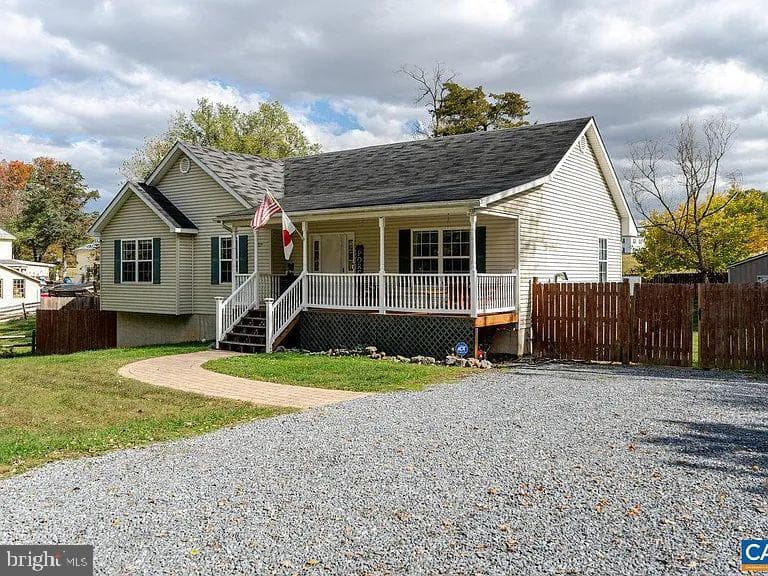 61 Golden Maple Lane photo 3