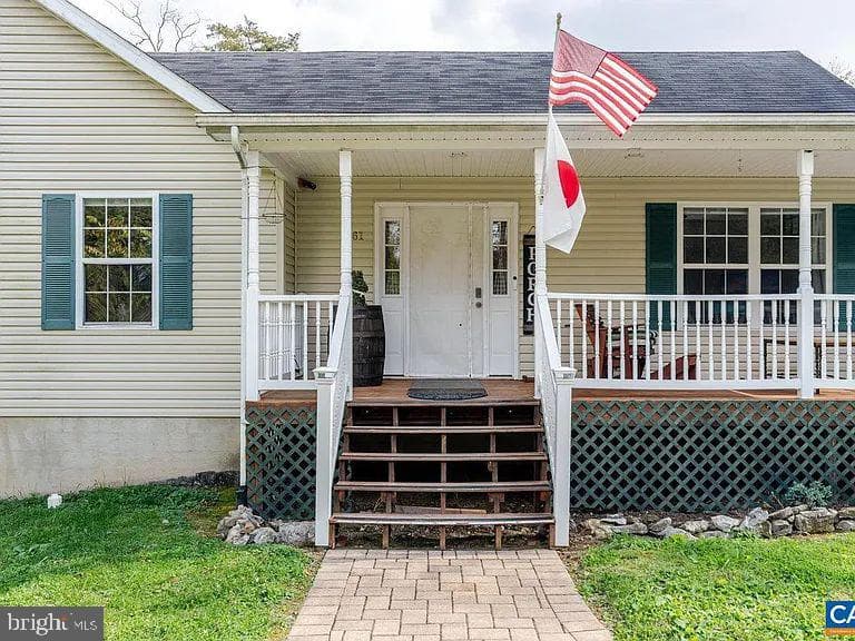 61 Golden Maple Lane photo 5