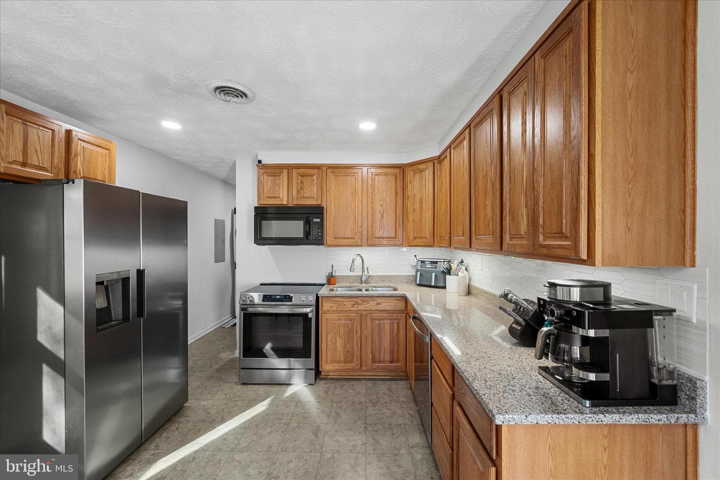 557 Ash Street photo 11