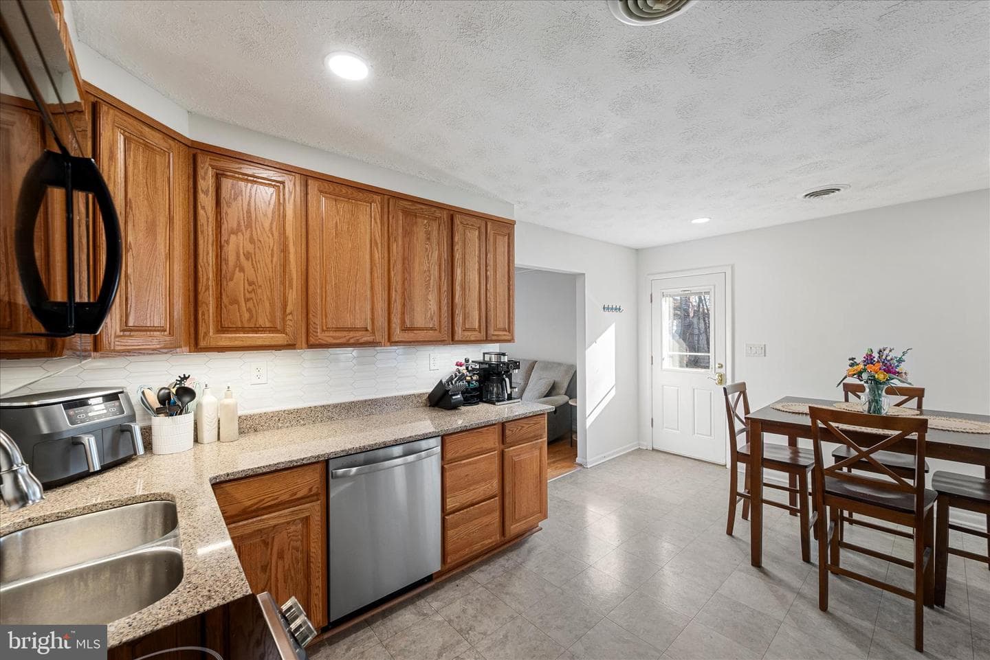 557 Ash Street photo 12