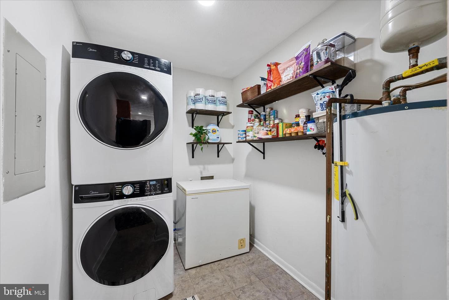 557 Ash Street photo 14