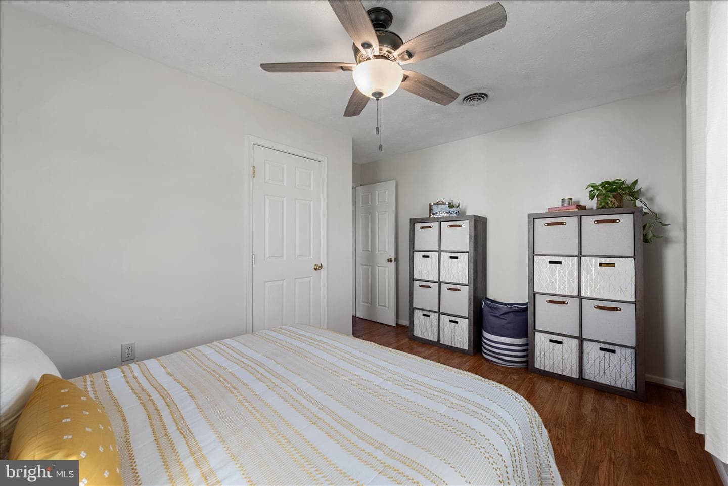 557 Ash Street photo 18