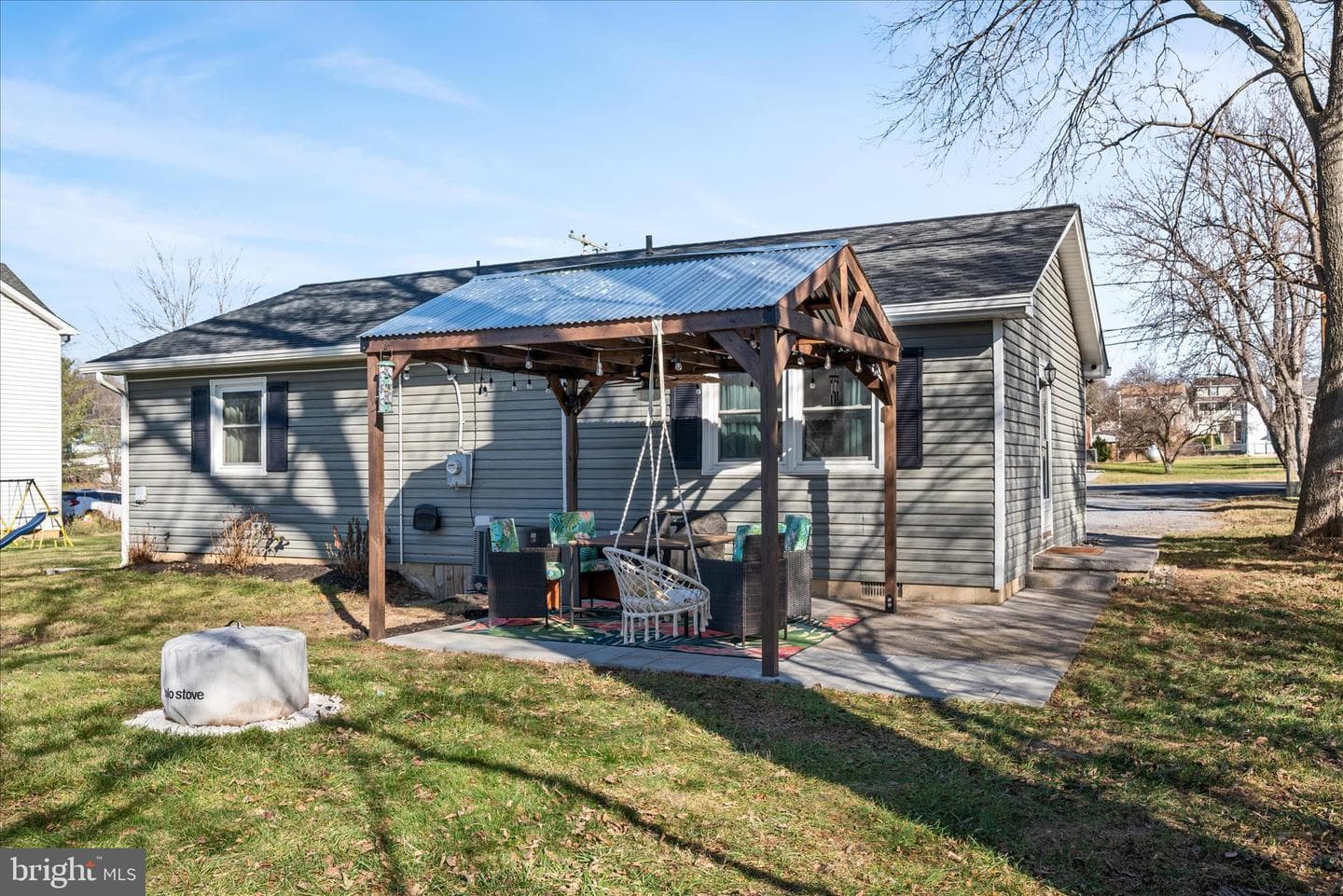 557 Ash Street photo 26