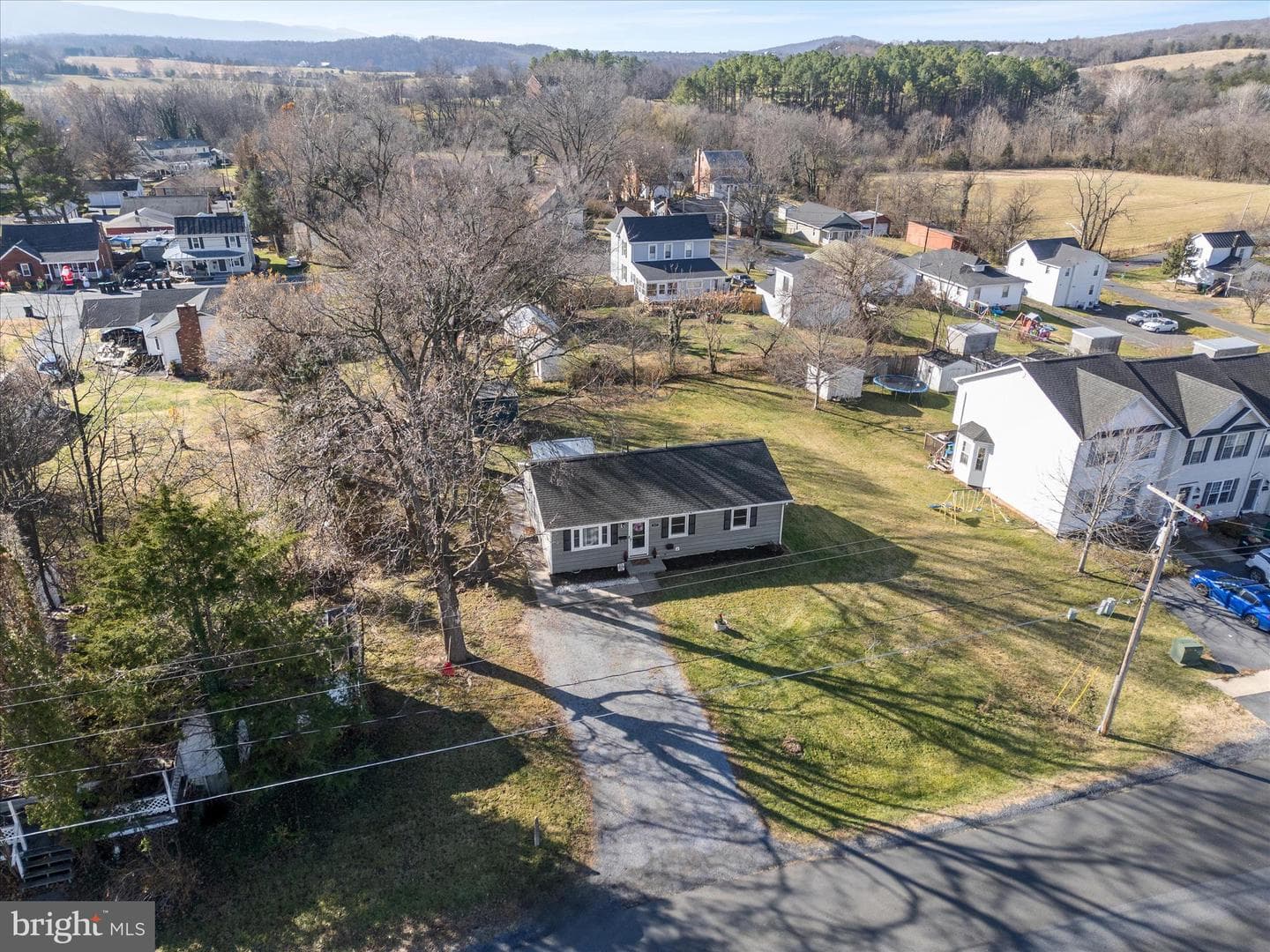 557 Ash Street photo 32