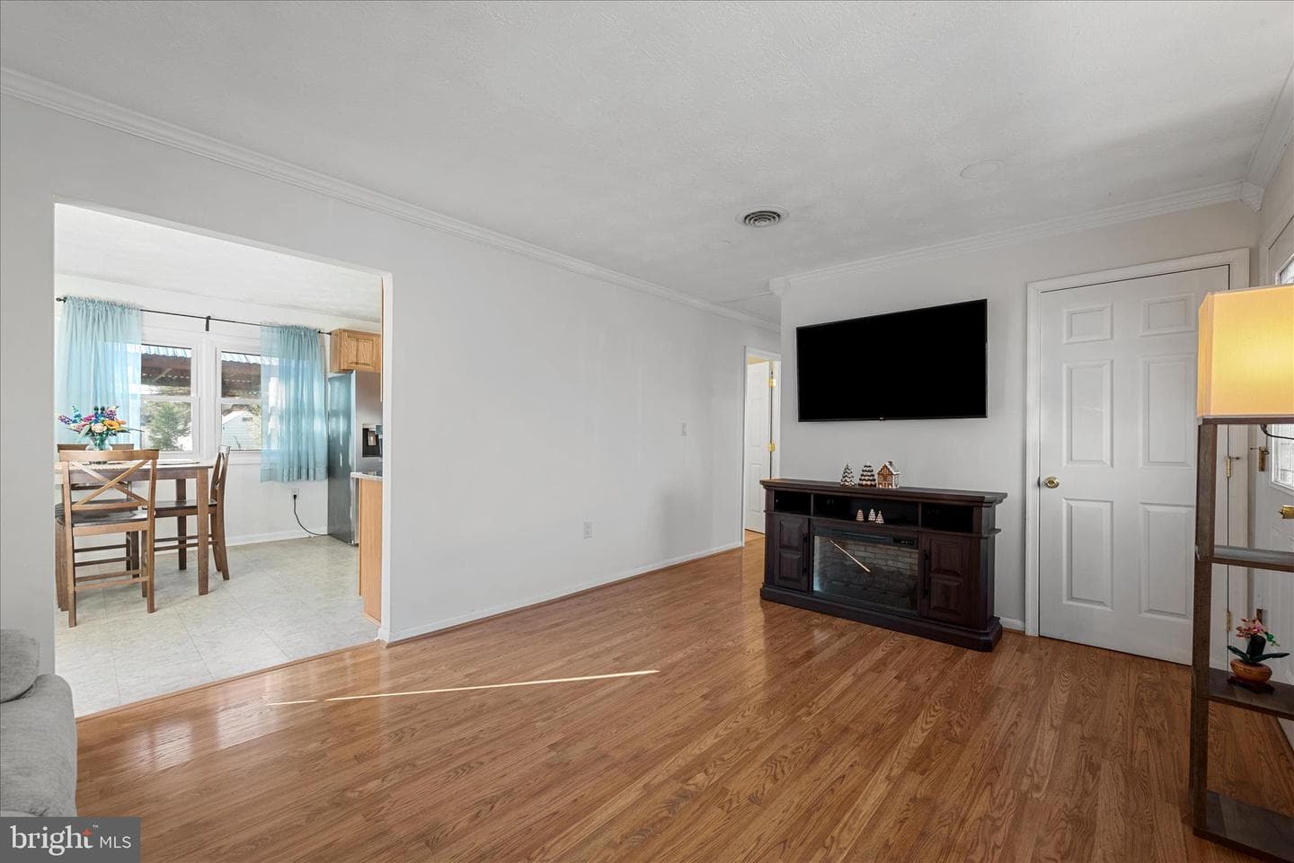 557 Ash Street photo 7