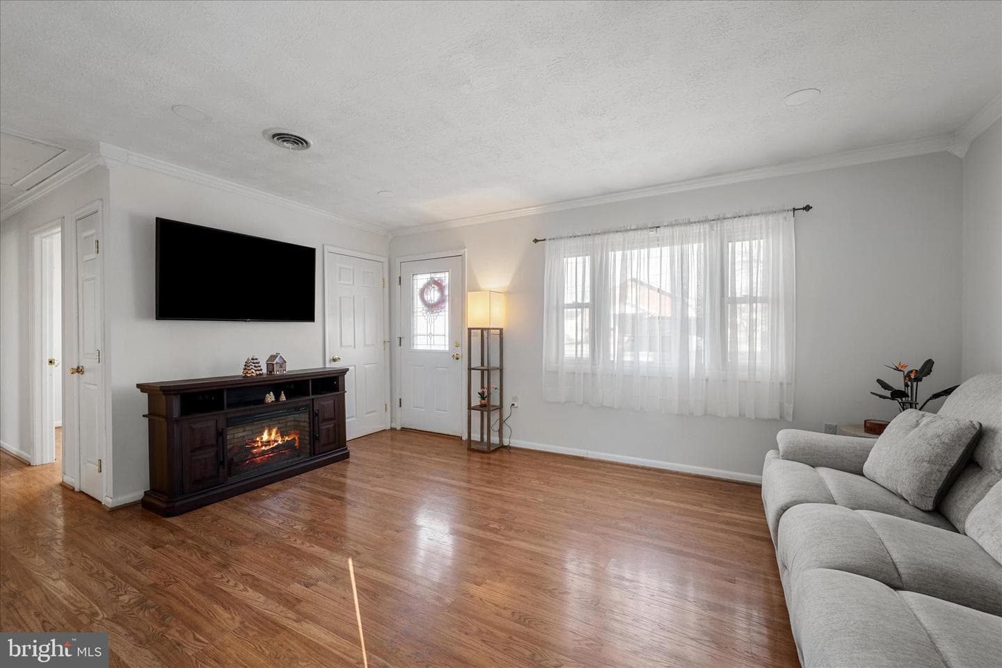 557 Ash Street photo 8