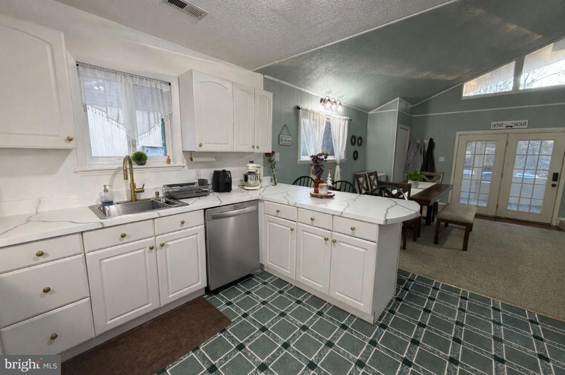 359 Straton Way photo 18