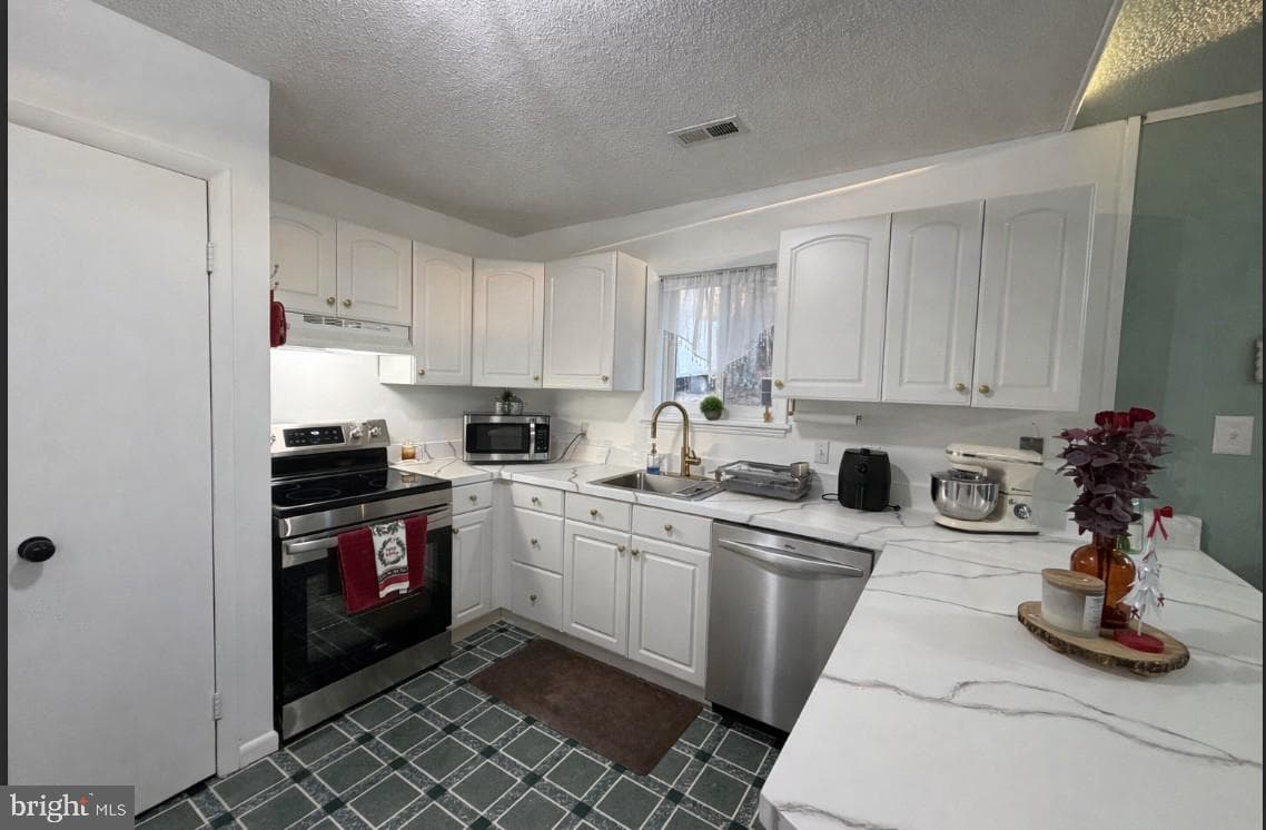 359 Straton Way photo 19