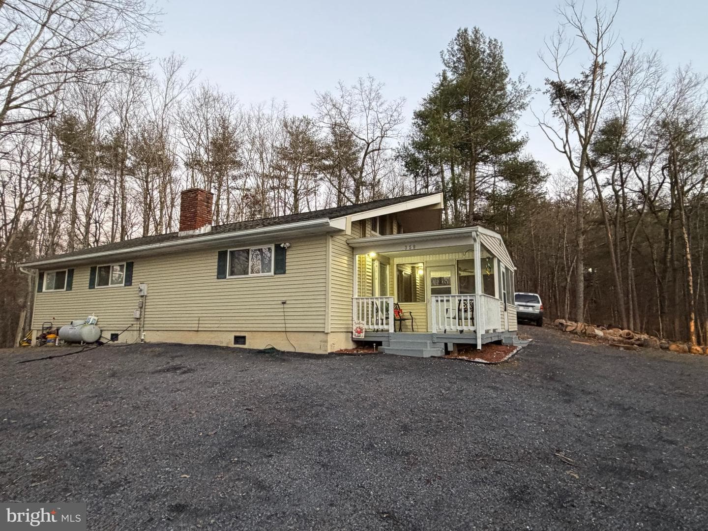 359 Straton Way photo 3