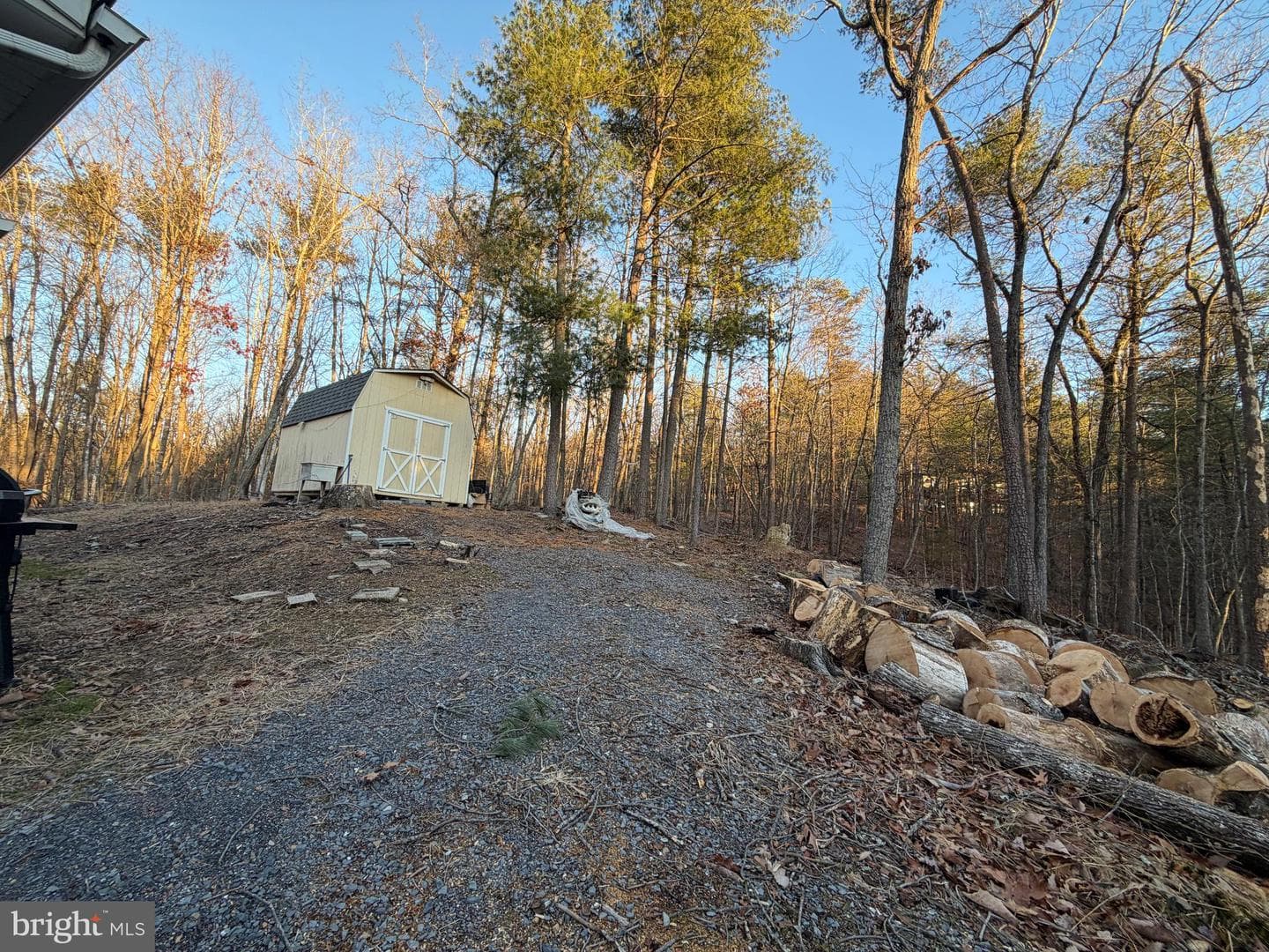 359 Straton Way photo 35
