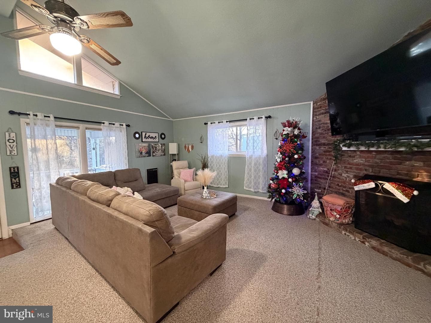 359 Straton Way photo 9