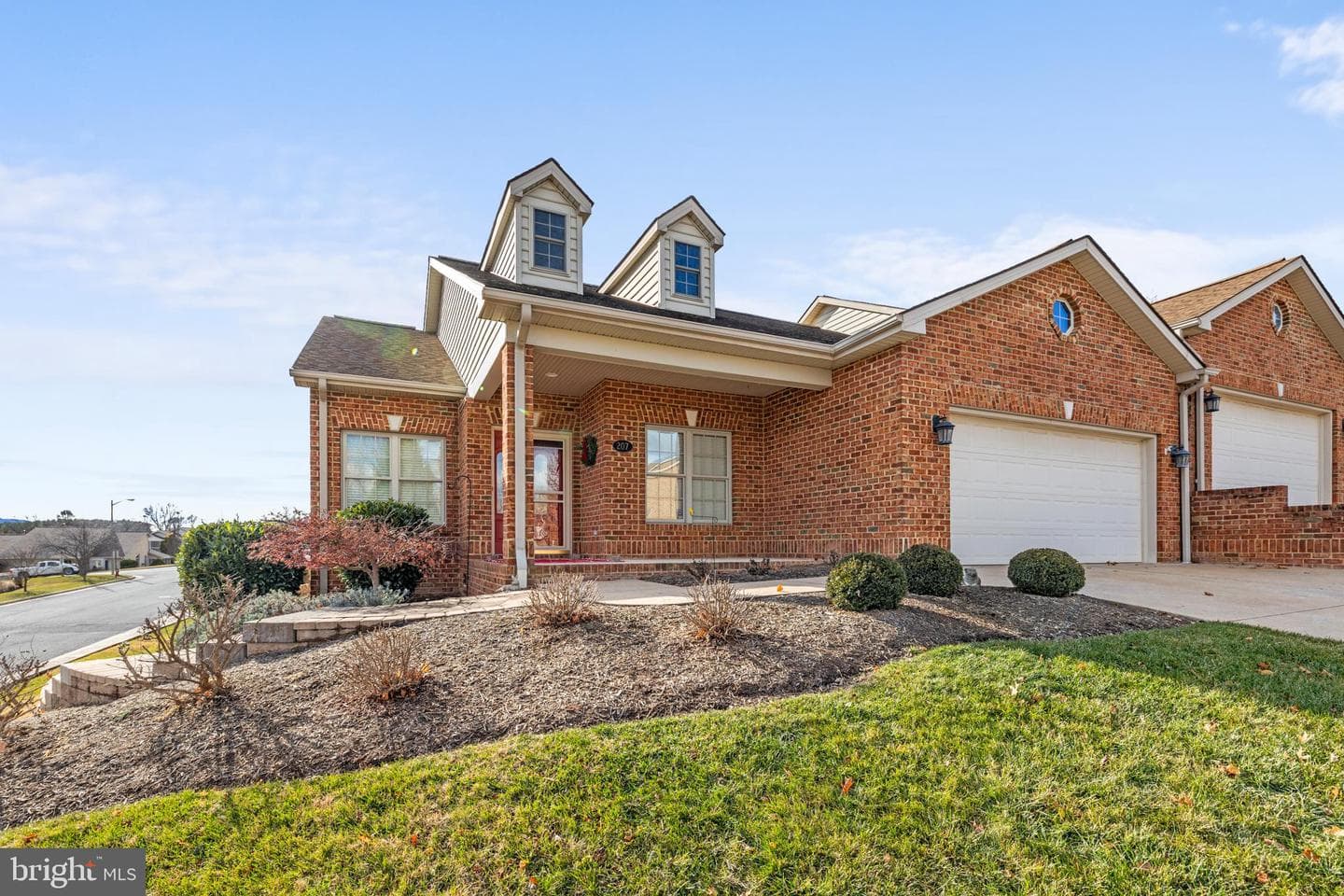 207 Donna Drive photo 2