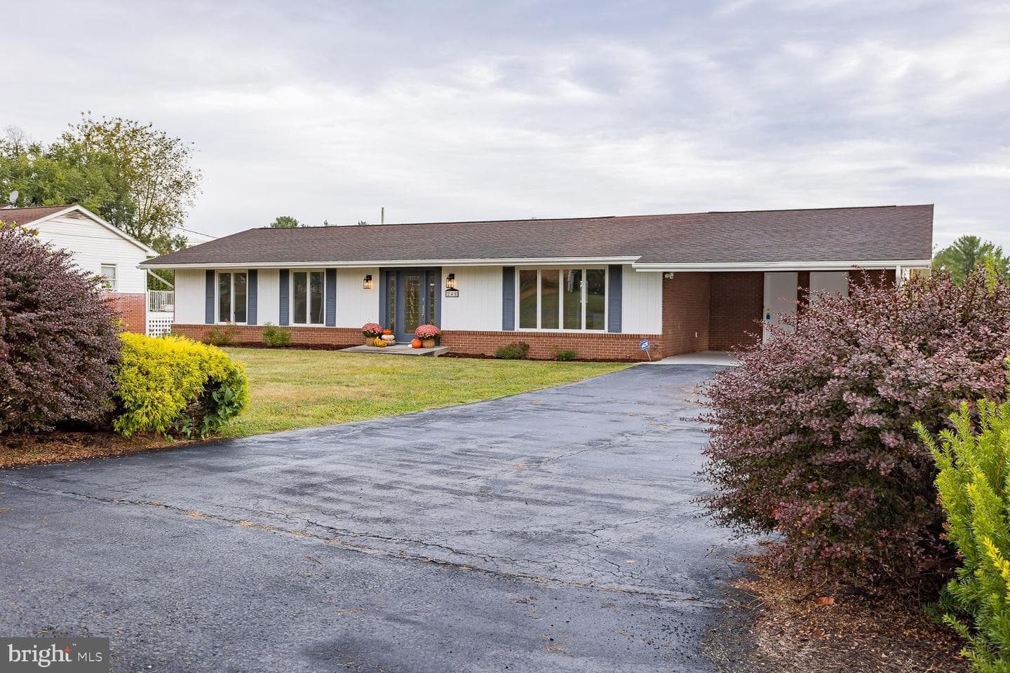 248 Shenvalee Drive photo 2