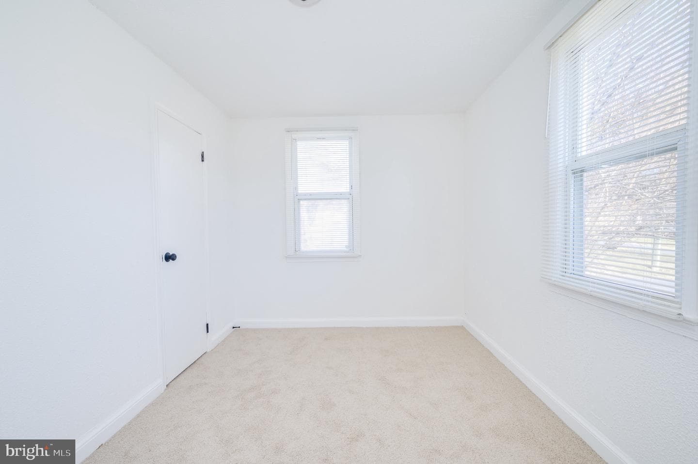 675 Jenkins Lane photo 4