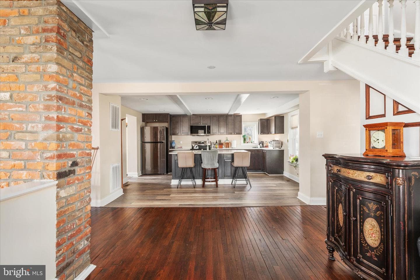 445 Ash Street photo 11