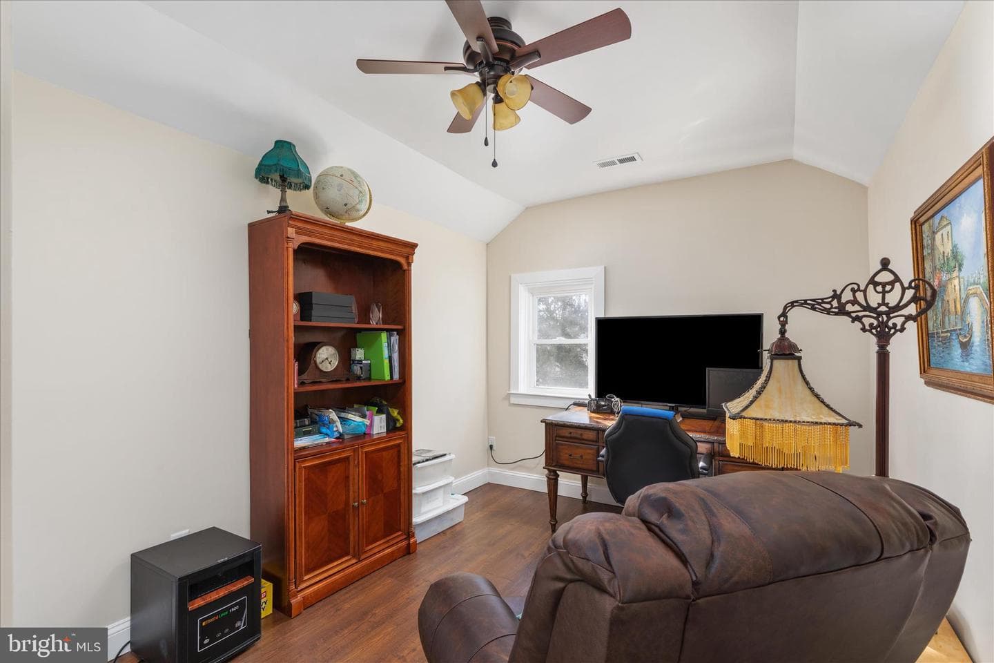 445 Ash Street photo 25