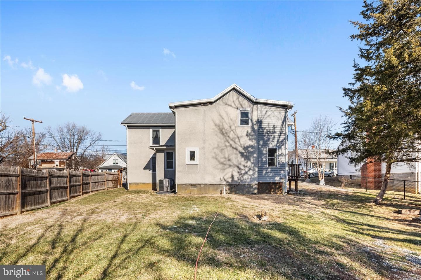 445 Ash Street photo 32
