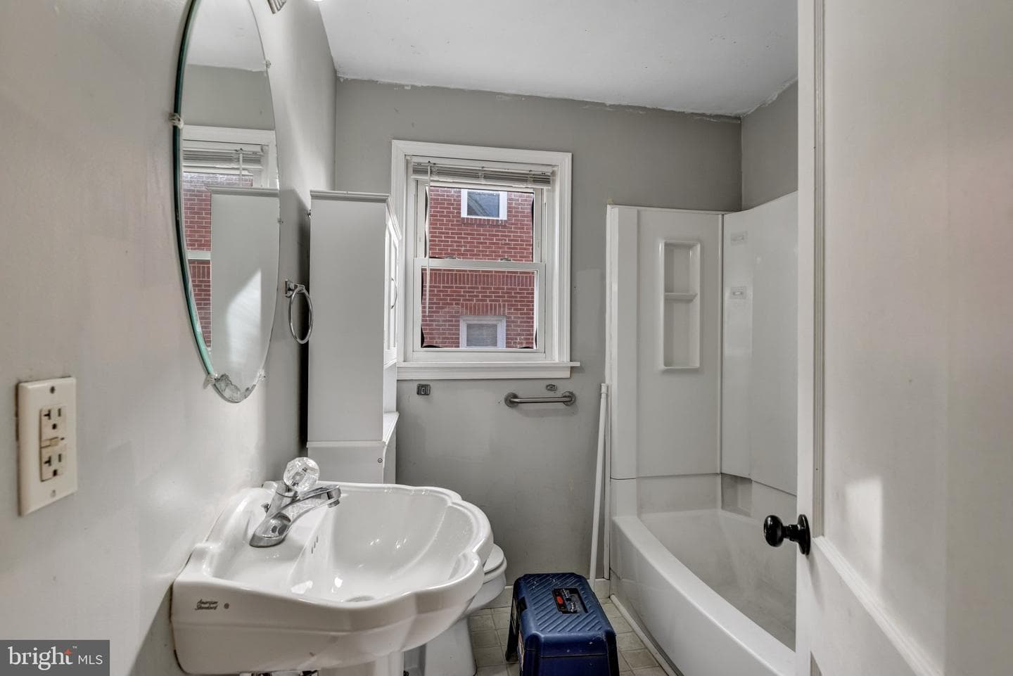 517 W King Street photo 15