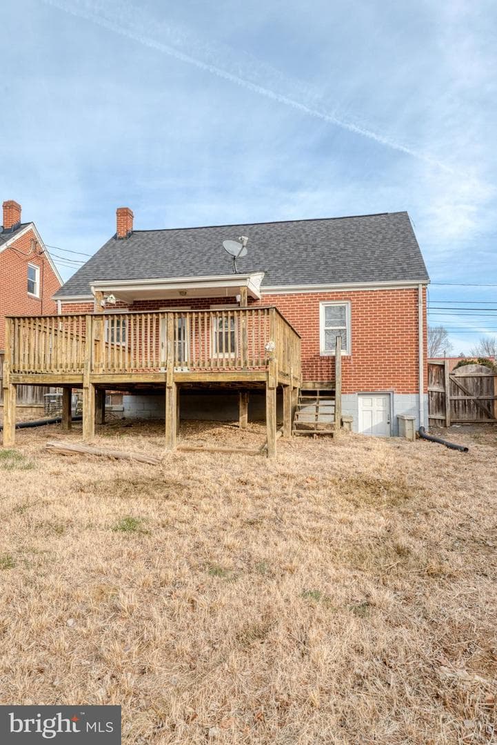 517 W King Street photo 34