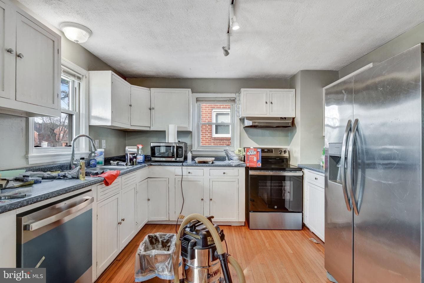 517 W King Street photo 8