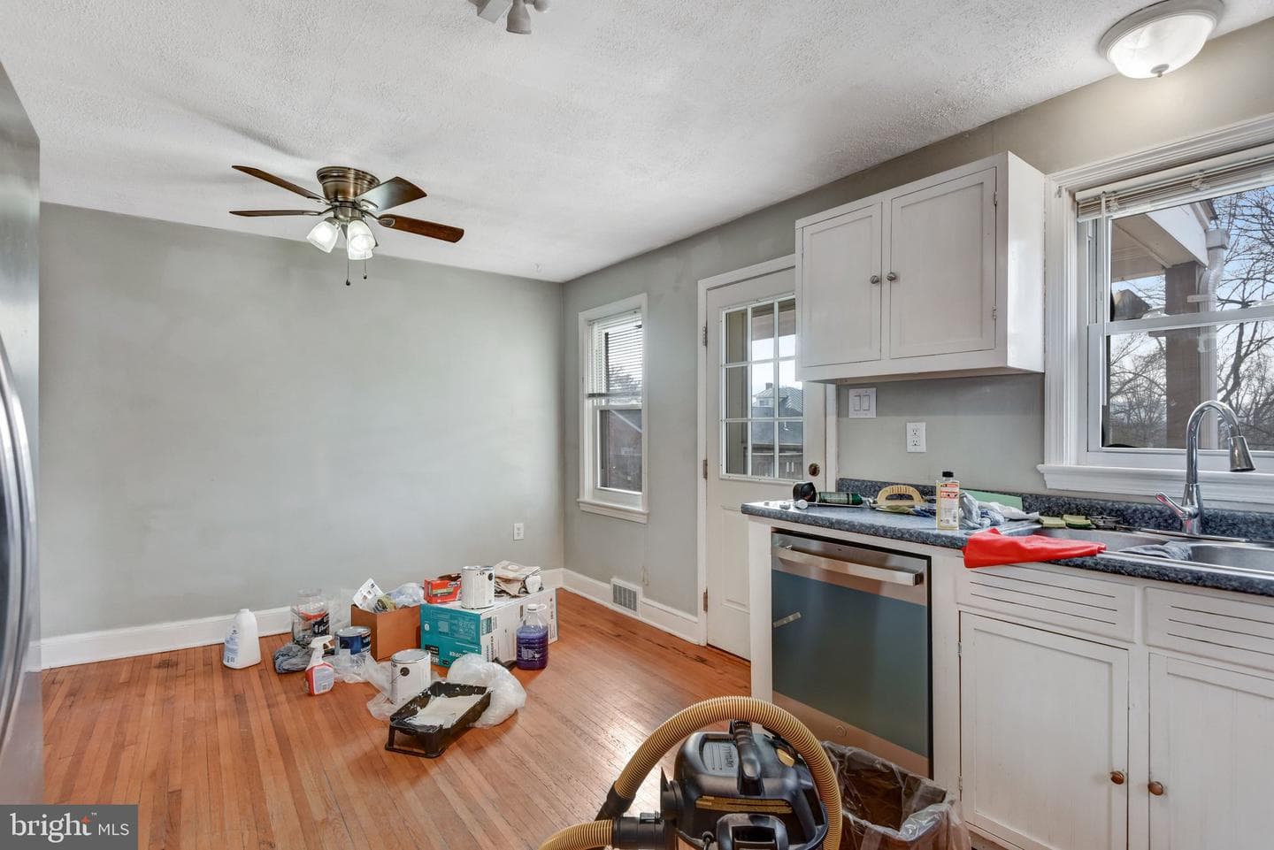 517 W King Street photo 9