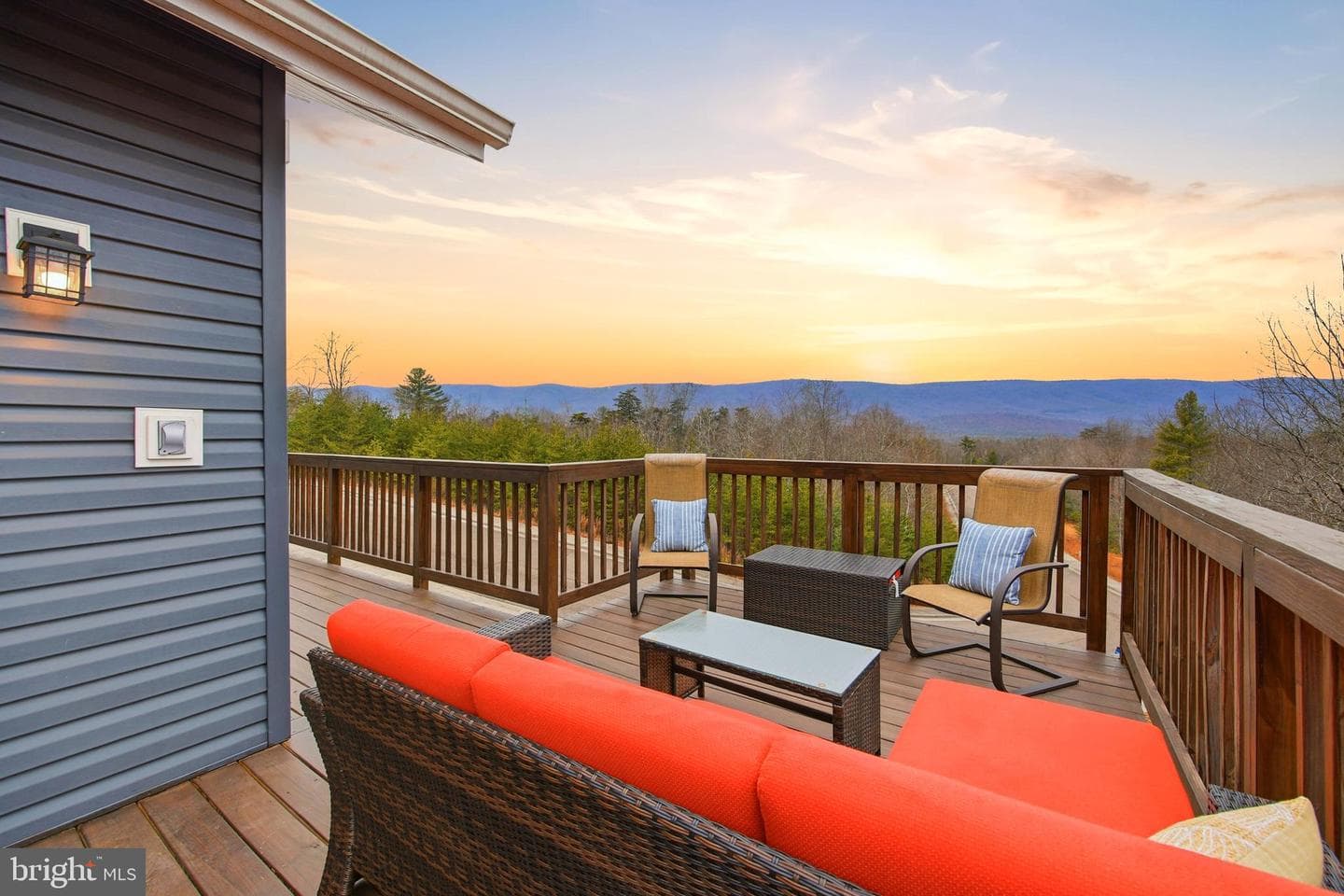 4 Creek Valley Drive photo 1