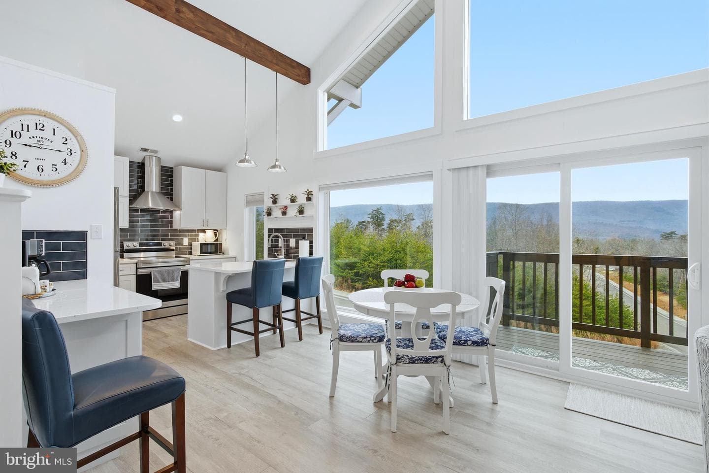 4 Creek Valley Drive photo 12