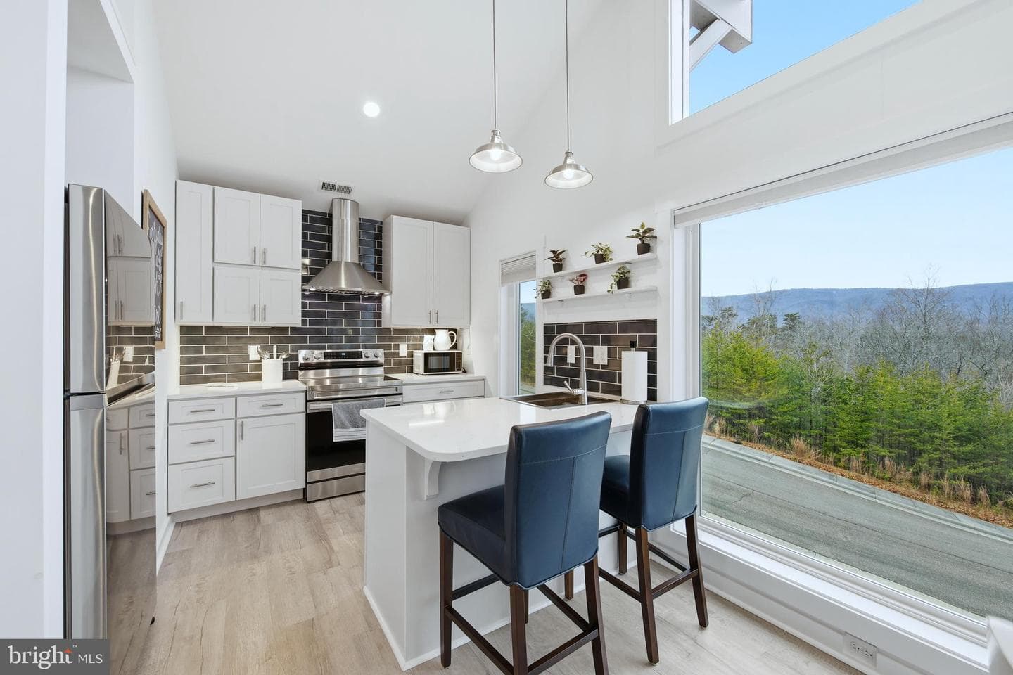 4 Creek Valley Drive photo 13