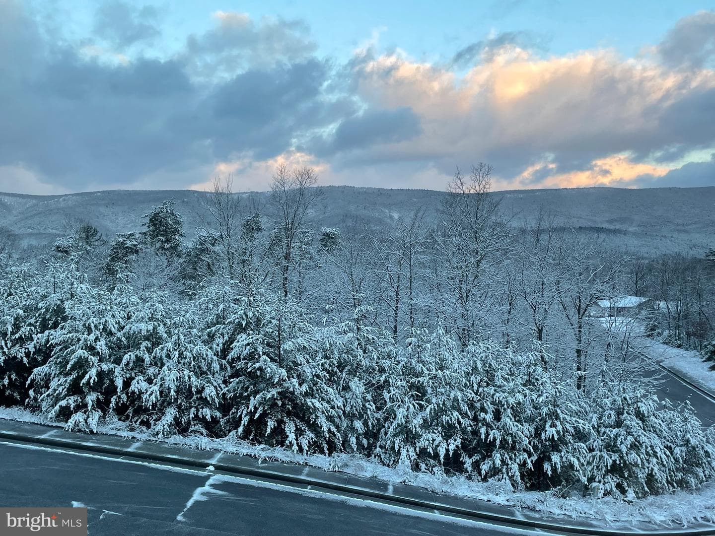 4 Creek Valley Drive photo 35