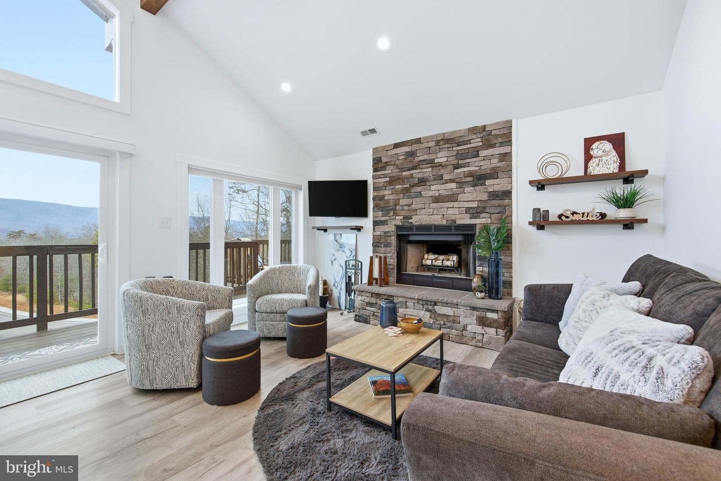 4 Creek Valley Drive photo 8