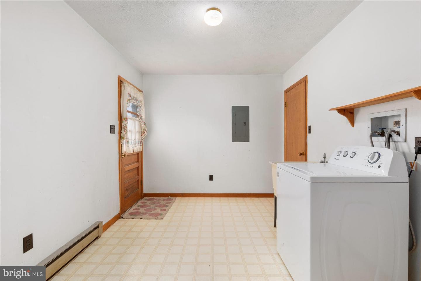 2021 Fairview Road photo 16