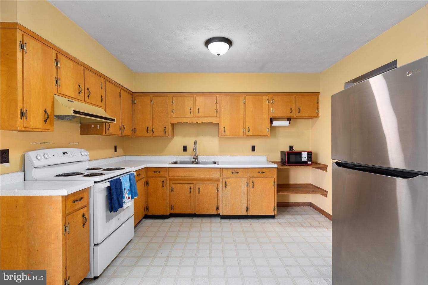 2021 Fairview Road photo 23