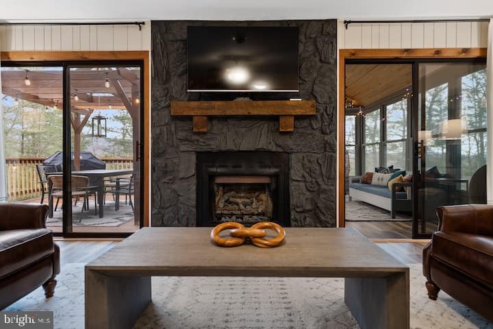 162 Forrest Street photo 2