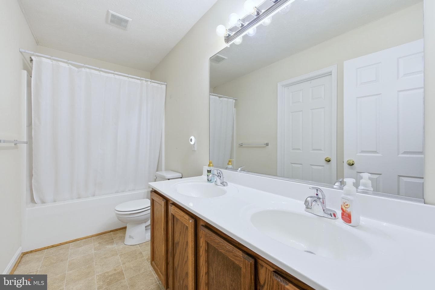 549 Stonewall Street photo 15