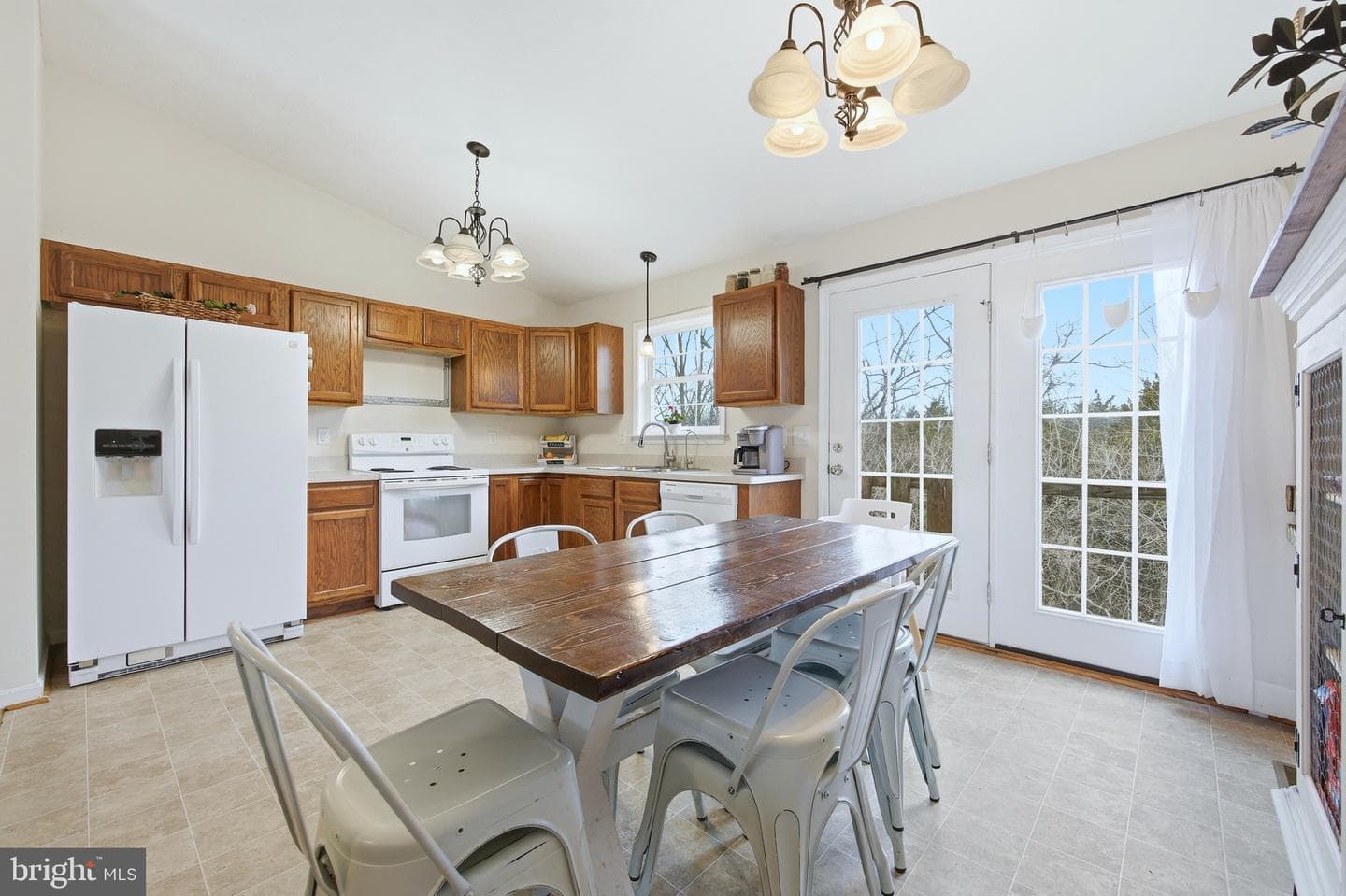 549 Stonewall Street photo 4